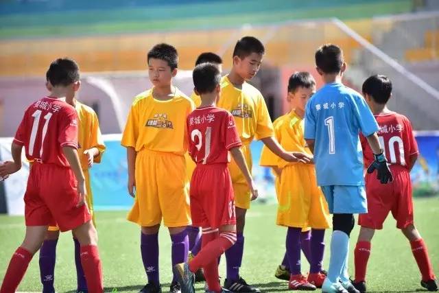 女子排名：亨德森上升到13位 高智友夺冠接近100